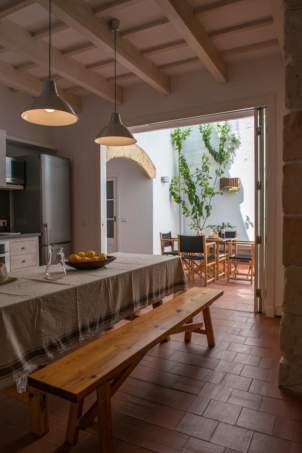 Cal Bisbe Villa Ciutadella  Ngoại thất bức ảnh